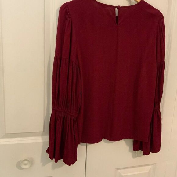 Club Monaco Burgundy Maroon Tiered Bell Sleeve Top Large - Picture 8 of 10